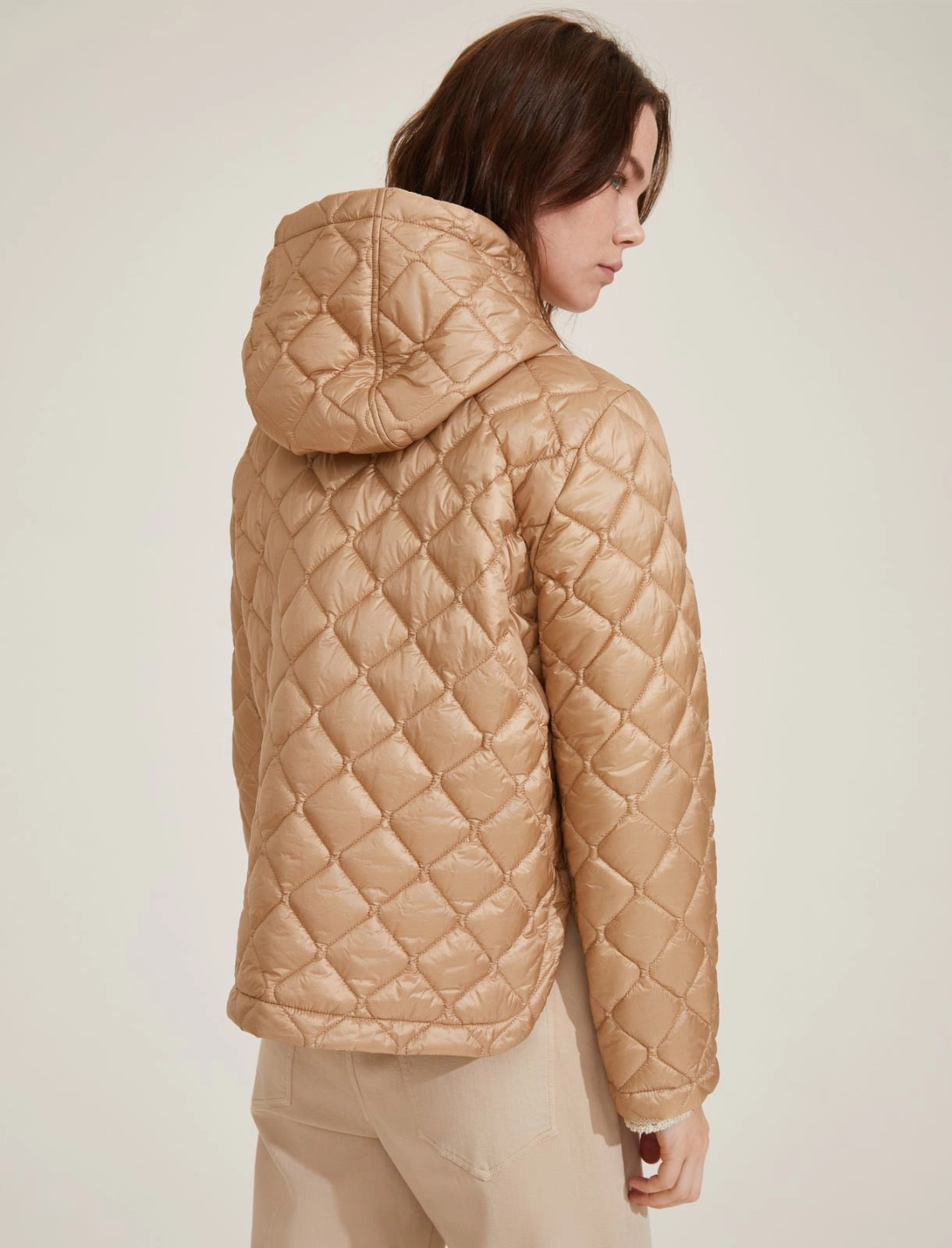 EMME Marella | Piumino trapuntato con cappuccio cammello