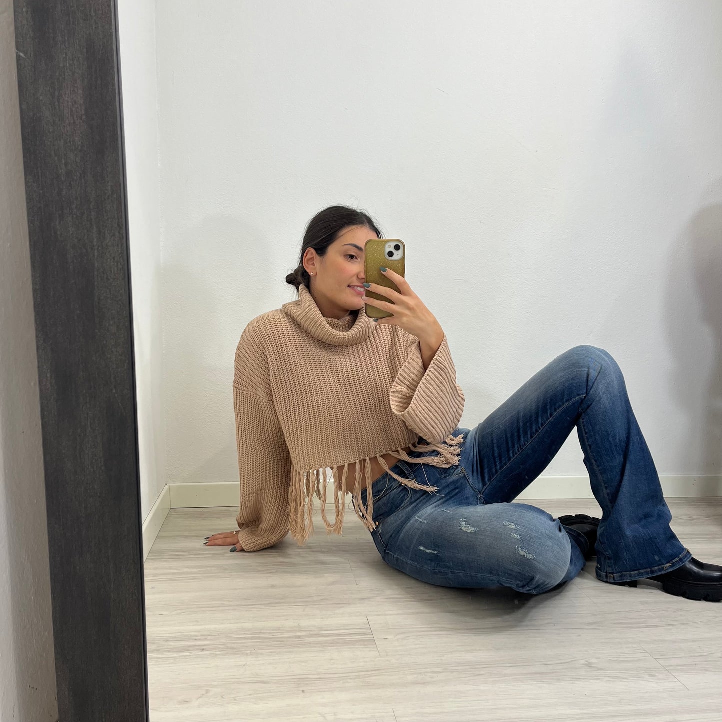 Maglione crop con frange beige