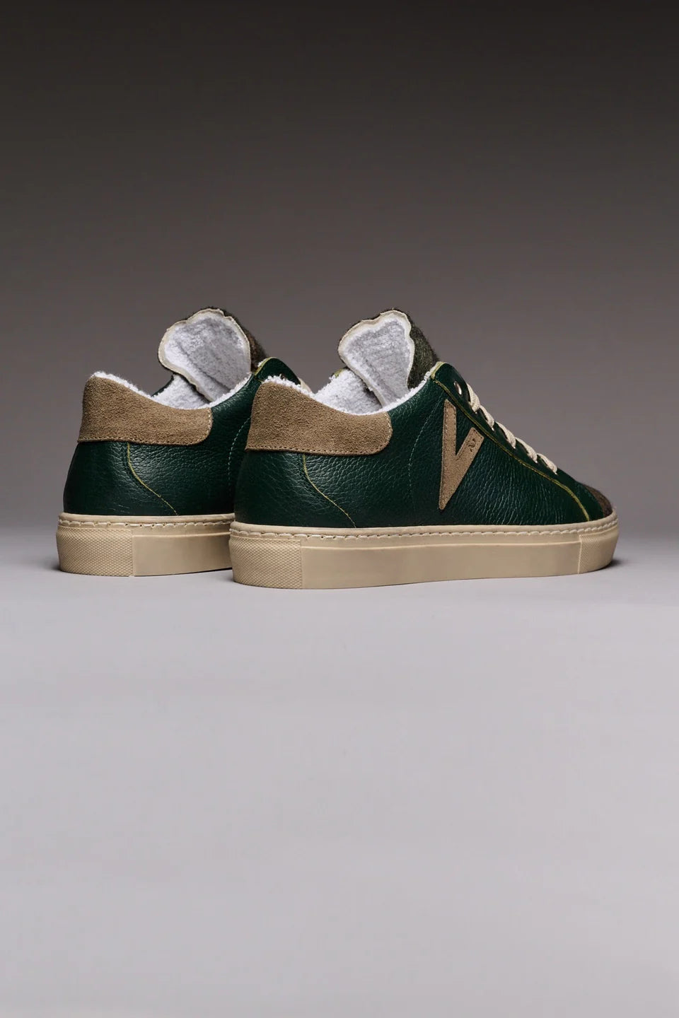 OLYMPIC - SNEAKERS A SUOLA BASSA IN PELLE MARTELLATA VERDE CON LINGUETTA IN TESSUTO CAMOUFLAGE