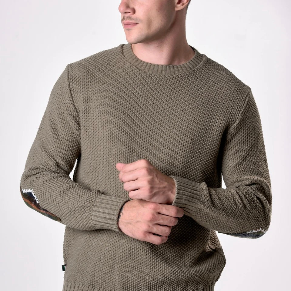 V2 | MAGLIONE GIROCOLLO PUNTO RISO TORTORA CON TOPPE PATCHWORK RICAMATE CON TESSUTI